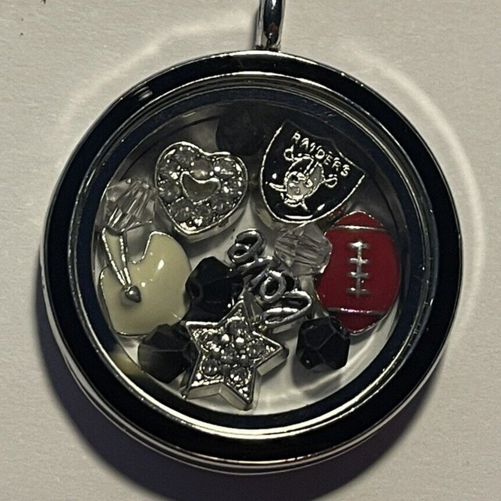 Las Vegas Raiders / Oakland Raiders NFL Football Team Memory Locket NEW